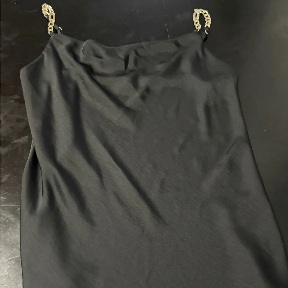 Solid Cowl Neck Sleeveless Hardware Strap Detail Tank, size M. - Picture 8 of 9